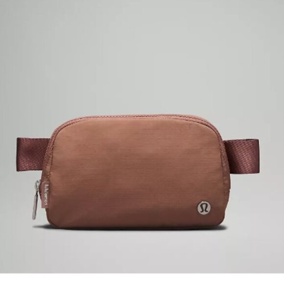 Lululemon Everywhere Belt Bag 1L - Twilight Rose - Picture 1 of 5